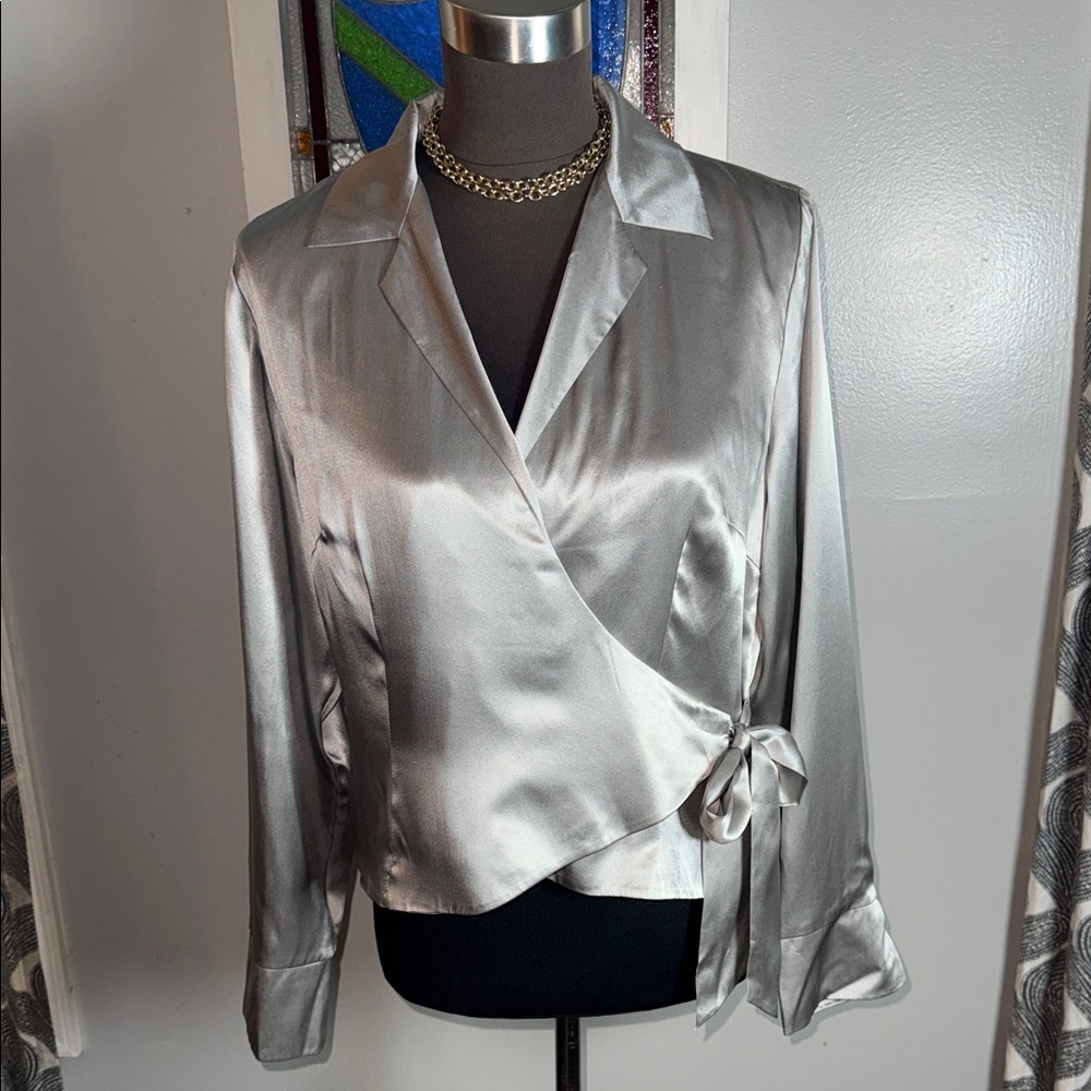Spenser Jeremy 100% Silk Silver Wrap Blouse Tie Waist Sz 8